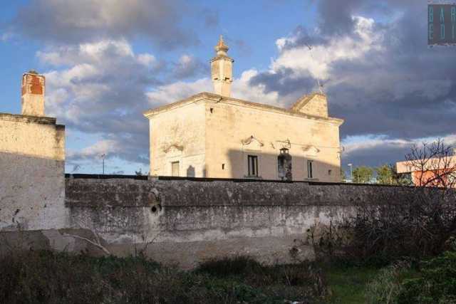 Via Napoli, all'ingresso di Bari un edificio antico e sconosciuto: Masseria Attolico